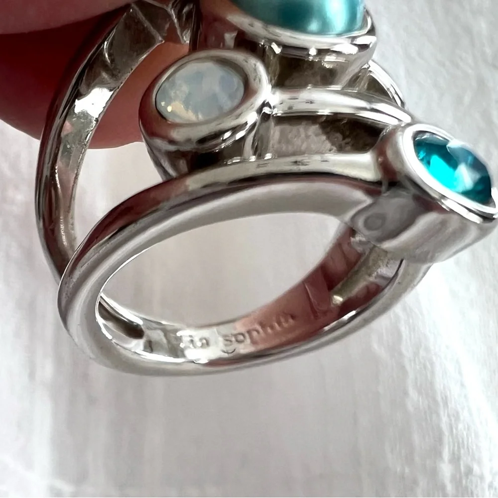 Lia sophia Sz 7 “Comet” ring, cut crystals and glass pearls, silver tone. EUC